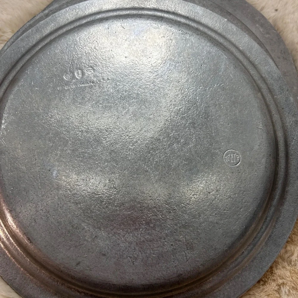 Vintage Pewter Plate US Eagle Emblem‎ Stars Decorative Collectible. Wilton
